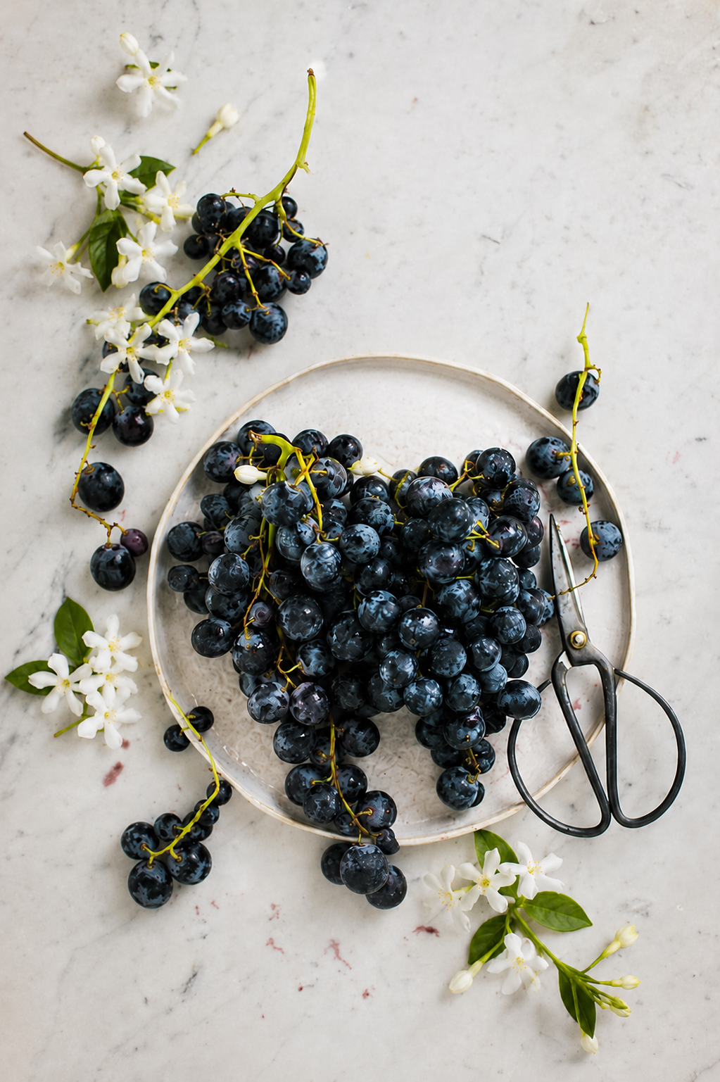 Methyl Anthranilate for perfumery and cosmetics: perfumes, candles, soaps